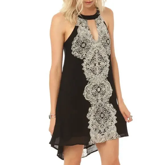 O'Neill Womens Dress Size S Deanna Cut Out Crinkle Lace Medallion Print - Picture 1 of 8